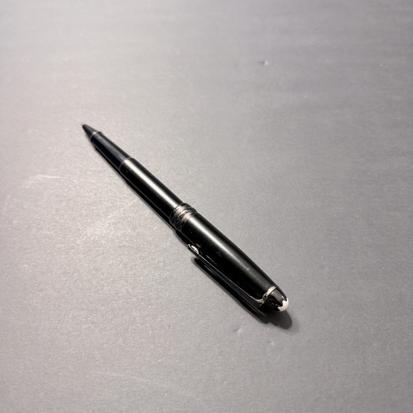Montblanc Meisterstück Rollerball Pen - Picture 3 of 5